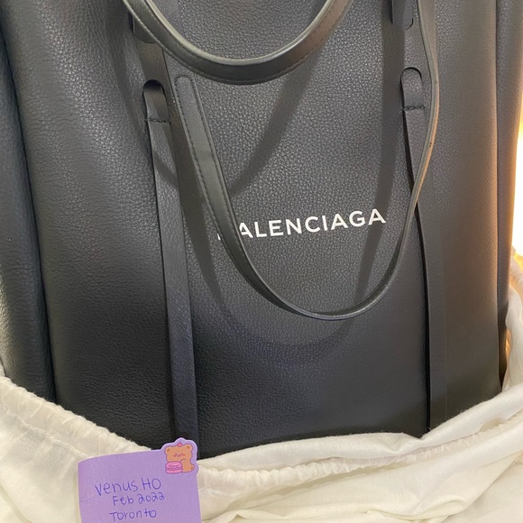 Balenciaga Everyday Tote Bag - Picture 7 of 8